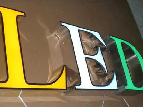 广安介绍LED招牌的基础知识。